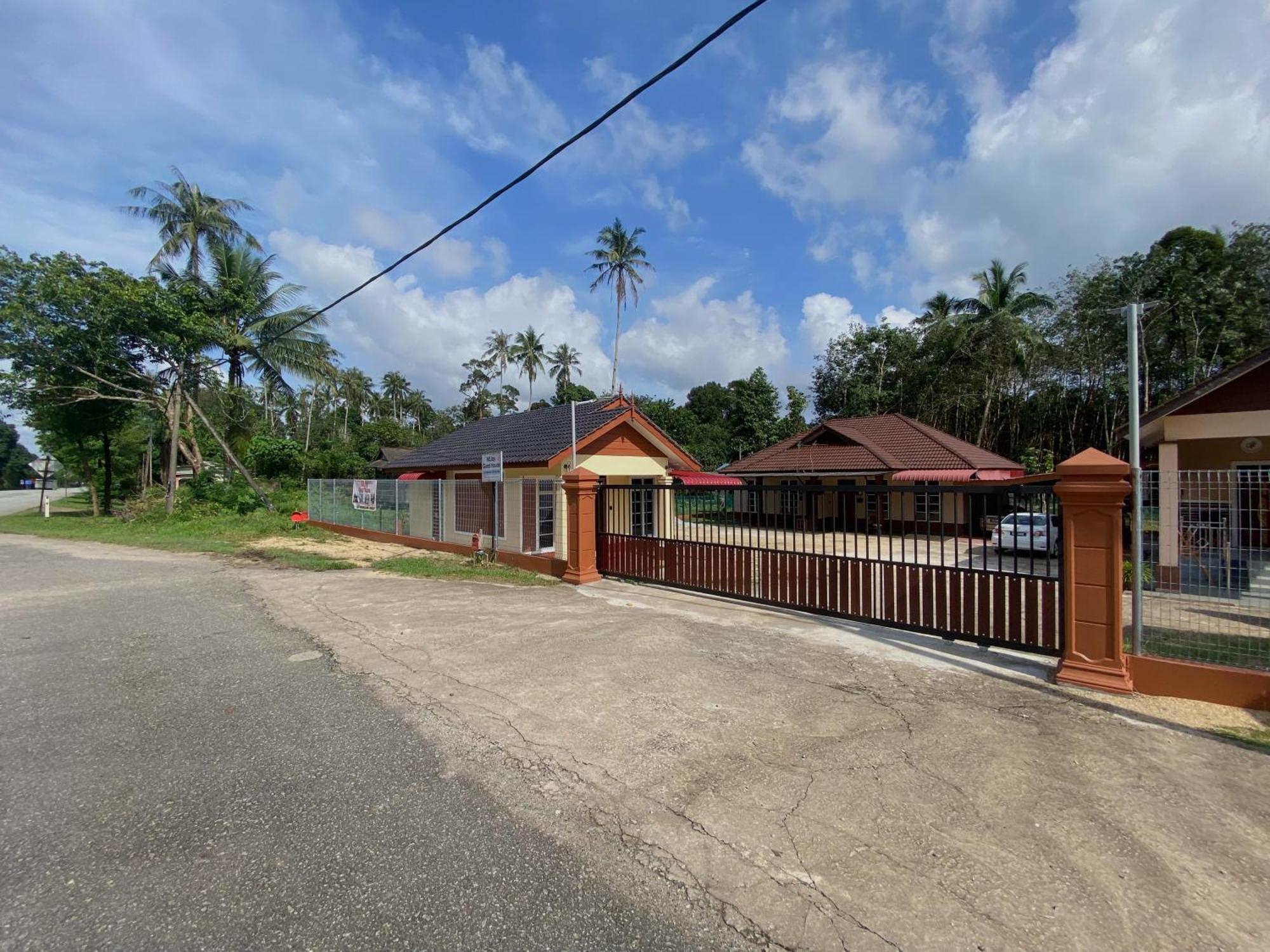 Nsjay Guest House Kampong Gong Balai Exterior photo