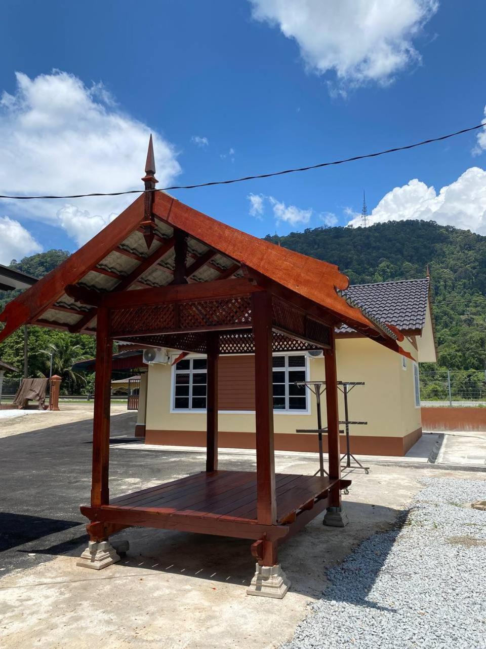 Nsjay Guest House Kampong Gong Balai Exterior photo